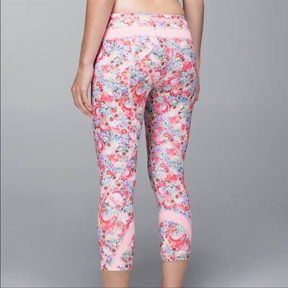 COPY - Lululemon Floral Capris Pink Size 8
